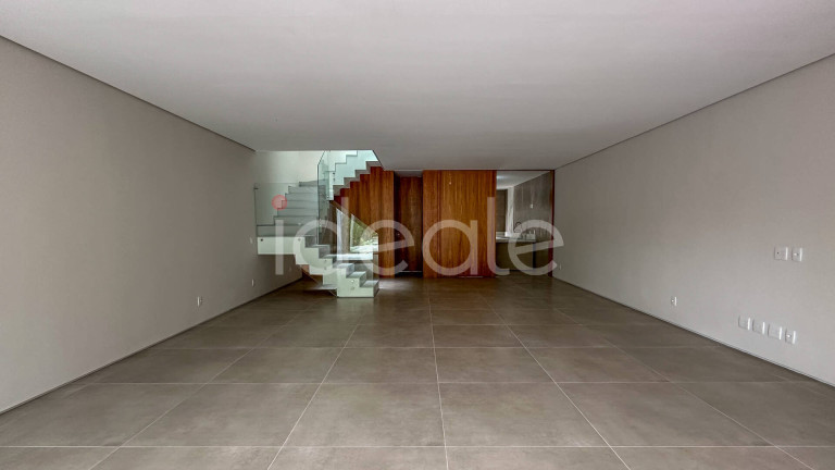 Imagem Casa de Condomínio com 5 Quartos à Venda, em Barra Da Tijuca - Rio De Janeiro Imagem Casa de Condomínio com 5 Quartos à Venda, em Barra Da Tijuca - Rio De Janeiro