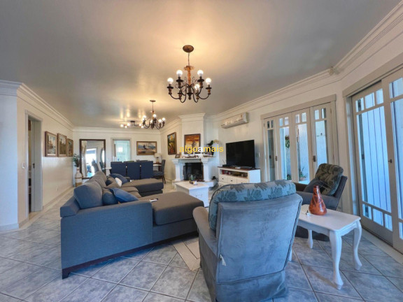 Casa com 4 Quartos à Venda, 220 m² em Centro - Xangri-lá
