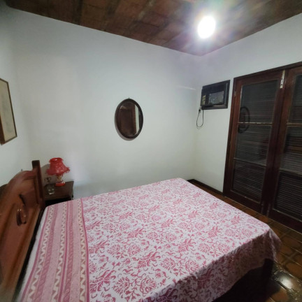 Imagem Casa de Condomínio com 5 Quartos à Venda, 175 m²