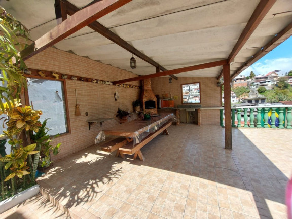 Imagem Casa com 3 Quartos à Venda, 114 m² em São Pedro - Teresópolis Imagem Casa com 3 Quartos à Venda, 114 m² em São Pedro - Teresópolis