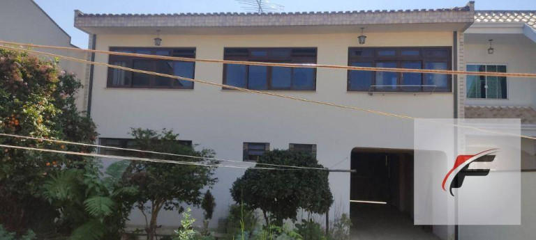 Imagem Sobrado com 4 Quartos à Venda, 330 m² em Capão Raso - Curitiba Imagem Sobrado com 4 Quartos à Venda, 330 m² em Capão Raso - Curitiba