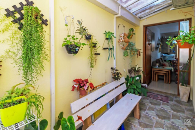 Imagem Casa com 2 Quartos à Venda, 64 m² em Hípica - Porto Alegre