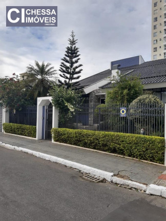 Imagem Sobrado com 3 Quartos à Venda, 600 m² em Centro - Itajaí