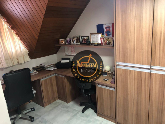Imagem Sobrado com 3 Quartos à Venda, 131 m² em Hauer - Curitiba