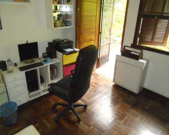 Imagem Casa com 5 Quartos à Venda, 300 m² em Iucas - Teresópolis