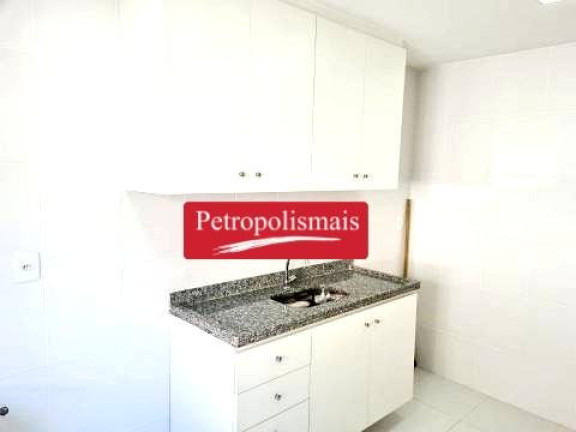 Imagem Apartamento com 2 Quartos à Venda,  em São Sebastião - Petrópolis