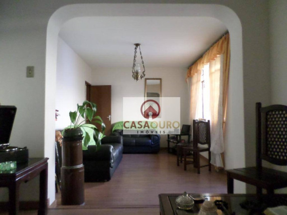 Casa com 6 Quartos à Venda, 200 m² em Colégio Batista - Belo Horizonte