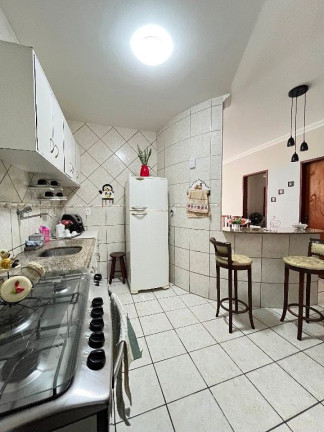 Imagem Casa com 4 Quartos à Venda, 247 m² em Maraponga - Fortaleza Imagem Casa com 4 Quartos à Venda, 247 m² em Maraponga - Fortaleza