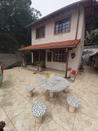 Casa com 3 Quartos à Venda, 420 m² em Vale Feliz - Teresópolis