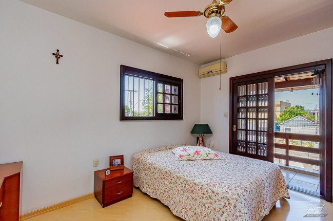 Imagem Casa com 4 Quartos à Venda, 210 m² em Niterói - Canoas
