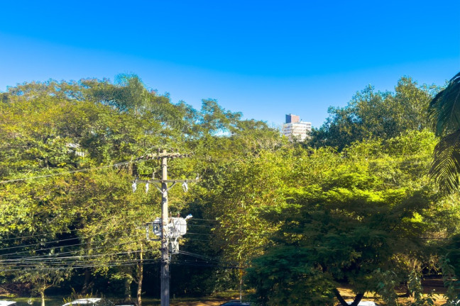 Imagem Imóvel com 3 Quartos à Venda, 258 m² em Petrópolis - Porto Alegre Imagem Imóvel com 3 Quartos à Venda, 258 m² em Petrópolis - Porto Alegre