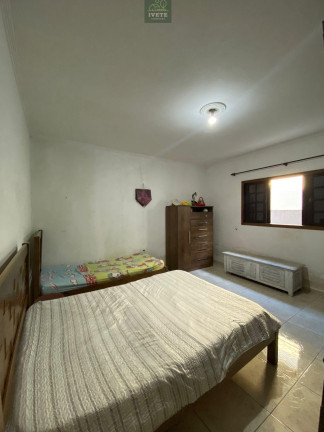 Imagem Casa com 3 Quartos à Venda, 250 m²