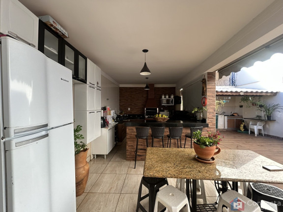 Imagem Casa com 3 Quartos à Venda, 158 m² em Sebastião Amorim - Patos De Minas