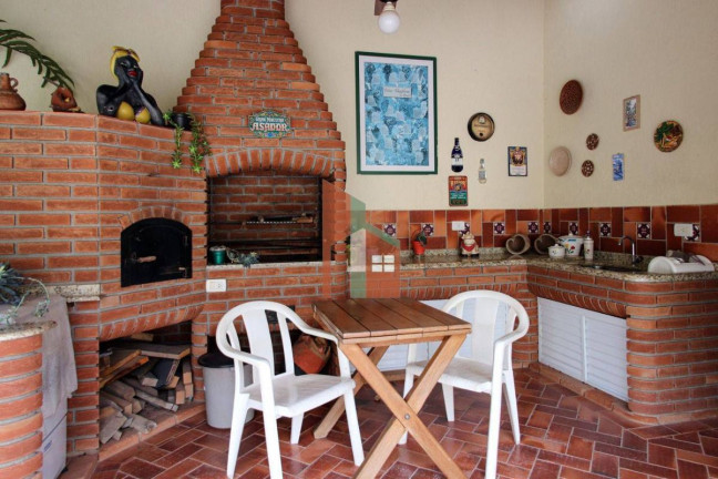Casa com 3 Quartos à Venda, 401 m² em Vila Petrópolis - Atibaia