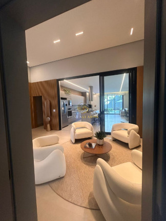Imagem Casa com 4 Quartos à Venda, 300 m² em Jardins Itália - Goiânia Imagem Casa com 4 Quartos à Venda, 300 m² em Jardins Itália - Goiânia