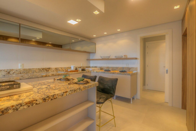 Imagem Apartamento com 3 Quartos à Venda, 311 m² em Vila Assunção - Porto Alegre