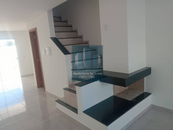 Sobrado com 2 Quartos à Venda, 108 m² em São João Do Rio Vermelho - Florianópolis