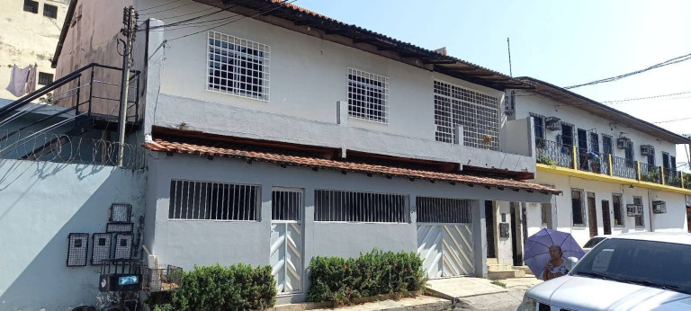 Imagem Casa com 3 Quartos à Venda, em Petrópolis - Manaus Imagem Casa com 3 Quartos à Venda, em Petrópolis - Manaus