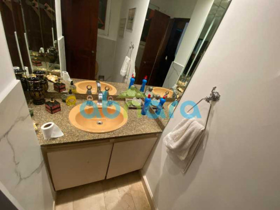 Imagem Cobertura com 2 Quartos à Venda, 200 m² em Copacabana - Rio De Janeiro