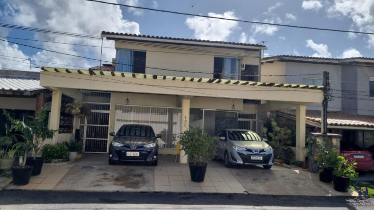 Casa com 4 Quartos à Venda, 220 m² em Piatã - Salvador