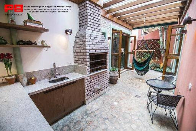 Imagem Sobrado com 4 Quartos à Venda, 300 m² em Vila Olímpia - São Paulo Imagem Sobrado com 4 Quartos à Venda, 300 m² em Vila Olímpia - São Paulo