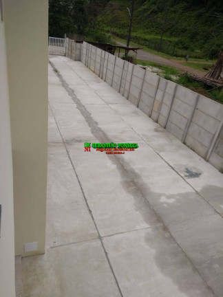 Imagem Casa com 2 Quartos à Venda, 62 m² em Caraguatatuba