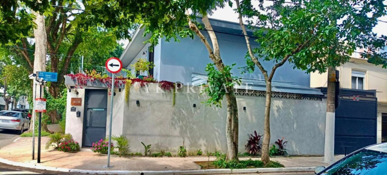 Imagem Sobrado com 4 Quartos à Venda, 250 m² em Moema - São Paulo