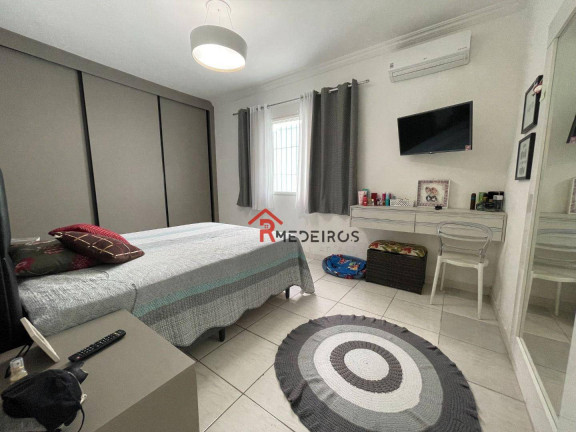 Imagem Casa com 3 Quartos à Venda, 180 m² em Canto Do Forte - Praia Grande