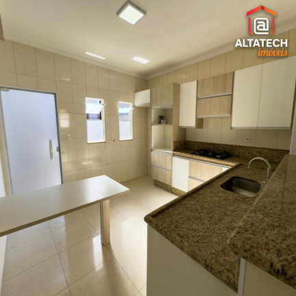 Imagem Casa com 3 Quartos à Venda, 250 m² em Jardim Das Hortênsias - Poços De Caldas Imagem Casa com 3 Quartos à Venda, 250 m² em Jardim Das Hortênsias - Poços De Caldas