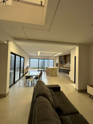 Imagem Casa de Condomínio com 3 Quartos à Venda, 214 m² em Grand Ville - Uberlândia Imagem Casa de Condomínio com 3 Quartos à Venda, 214 m² em Grand Ville - Uberlândia