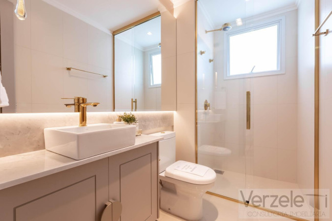 Imagem Apartamento com 4 Quartos à Venda, 131 m² em Centro - Balneário Camboriú Imagem Apartamento com 4 Quartos à Venda, 131 m² em Centro - Balneário Camboriú