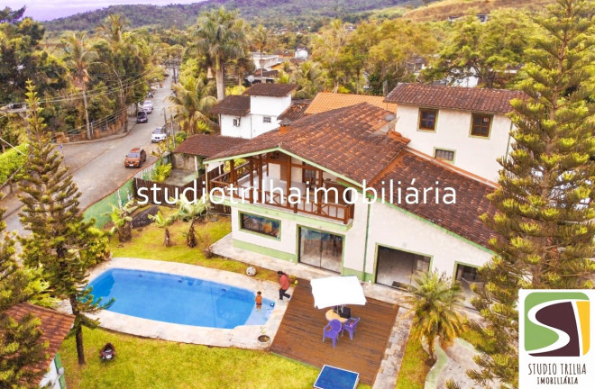 Sobrado com 3 Quartos à Venda,  em água Branca - Ilhabela