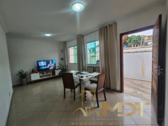 Imagem Casa com 3 Quartos à Venda, 140 m² em Santa Mônica - Belo Horizonte Imagem Casa com 3 Quartos à Venda, 140 m² em Santa Mônica - Belo Horizonte