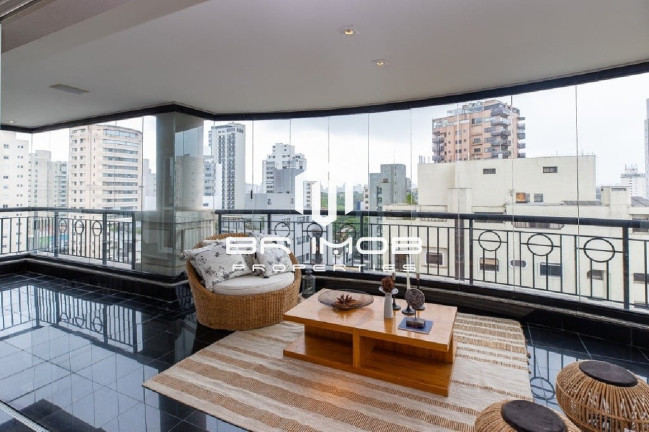 Imóvel com 4 Quartos à Venda, 300 m² em Moema - São Paulo