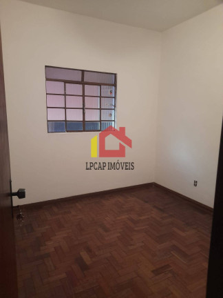 Imagem Casa com 3 Quartos à Venda, 400 m² em Floramar - Belo Horizonte