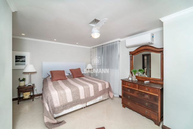 Imagem Casa com 7 Quartos à Venda, 408 m² em Centro - Bombinhas