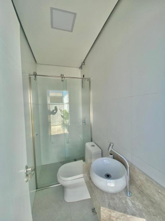 Imagem Imóvel com 3 Quartos à Venda, 250 m² Imagem Imóvel com 3 Quartos à Venda, 250 m²