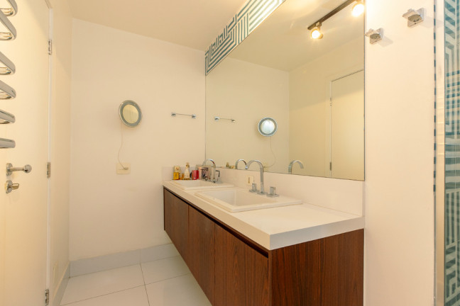 Apartamento com 2 Quartos à Venda, 126 m² em Jardim Europa - São Paulo