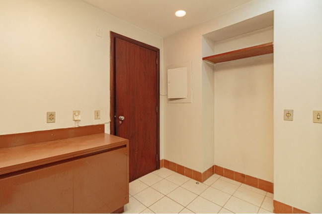 Imagem Apartamento com 3 Quartos à Venda, 135 m² em Moinhos De Vento - Porto Alegre