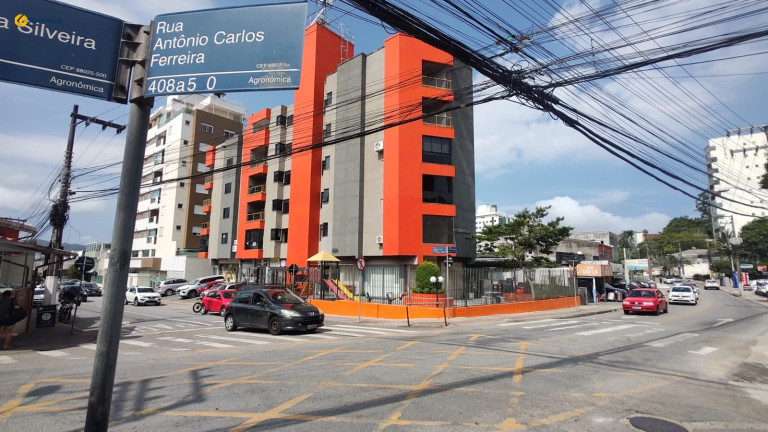 Imagem Apartamento com 2 Quartos à Venda, 74 m² em Agronômica - Florianópolis