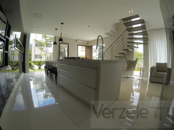 Imagem Casa com 3 Quartos à Venda, 142 m² em Barra - Balneário Camboriú Imagem Casa com 3 Quartos à Venda, 142 m² em Barra - Balneário Camboriú