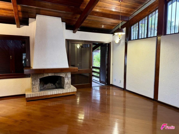 Imagem Casa com 4 Quartos à Venda, 340 m² em Cacupé - Florianópolis Imagem Casa com 4 Quartos à Venda, 340 m² em Cacupé - Florianópolis