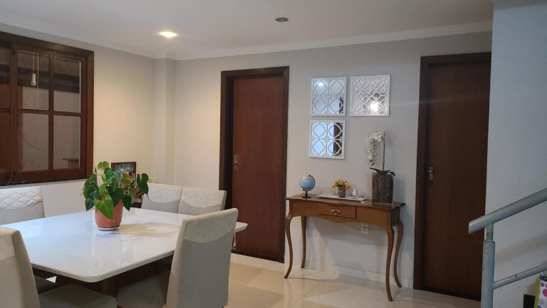 Imagem Casa com 4 Quartos à Venda, 220 m² em Buraquinho - Lauro De Freitas Imagem Casa com 4 Quartos à Venda, 220 m² em Buraquinho - Lauro De Freitas