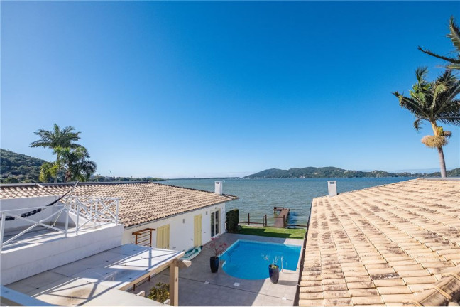 Imagem Casa com 5 Quartos à Venda, em Lagoa Da Conceição - Florianópolis Imagem Casa com 5 Quartos à Venda, em Lagoa Da Conceição - Florianópolis