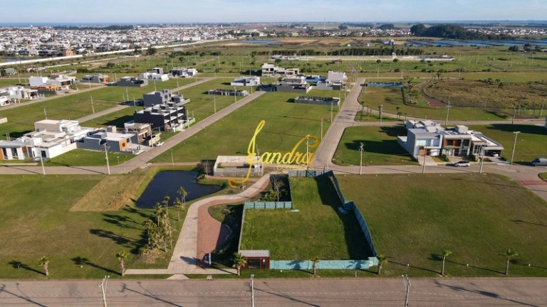 Terreno à Venda, 240 m² em Centro - Xangri-la