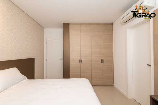 Imagem Apartamento com 3 Quartos à Venda, 130 m² em Centro - Balneário Camboriú Imagem Apartamento com 3 Quartos à Venda, 130 m² em Centro - Balneário Camboriú
