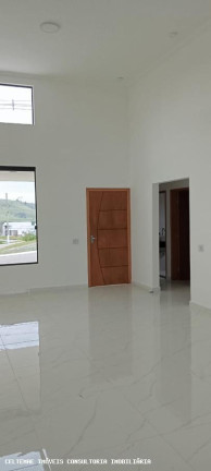 Imagem Casa com 3 Quartos à Venda, 144 m² em Vale Dos Cristais - Taubaté Imagem Casa com 3 Quartos à Venda, 144 m² em Vale Dos Cristais - Taubaté