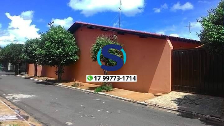 Imagem Casa com 4 Quartos à Venda, 320 m² em Centro - Ouroeste Imagem Casa com 4 Quartos à Venda, 320 m² em Centro - Ouroeste
