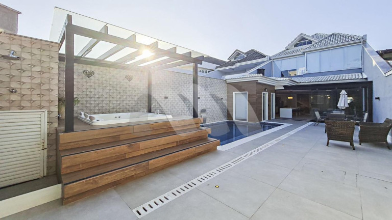Imagem Casa com 4 Quartos à Venda, 262 m² em Barra Da Tijuca - Rio De Janeiro Imagem Casa com 4 Quartos à Venda, 262 m² em Barra Da Tijuca - Rio De Janeiro