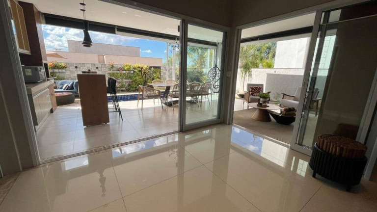 Imagem Casa com 3 Quartos à Venda, 255 m² em Alphaville Flamboyant Residencial Araguaia - Goiânia Imagem Casa com 3 Quartos à Venda, 255 m² em Alphaville Flamboyant Residencial Araguaia - Goiânia
